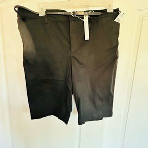 Brand New Gloria Vanderbilt women's black Bermuda shorts. Size 16